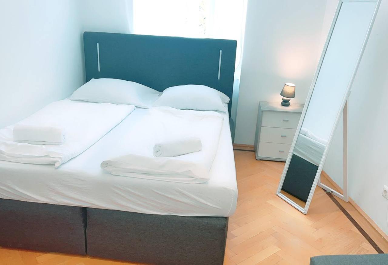 Privatunterkunft Cozy In Keplerplatz Kp T *